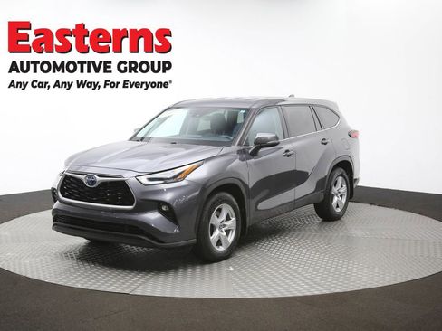 Used 2022 Toyota Highlander LE image 56