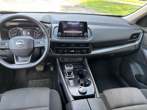Used 2025 Nissan Rogue SV AWD/4WD image 28