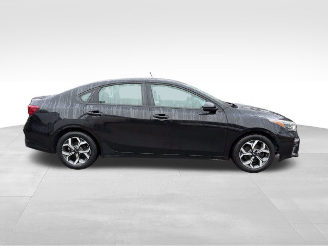 Used 2021 Kia Forte LXS FWD image 2