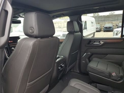 New 2026 GMC Yukon XL Denali w/ Sun & Power Step Package AWD/4WD image 10