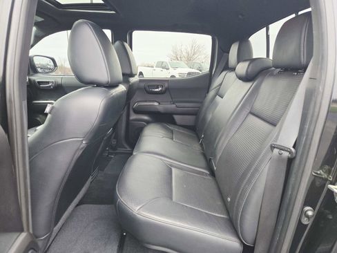 Used 2020 Toyota Tacoma TRD Off-Road w/ TRD Premium Off Road Package image 14