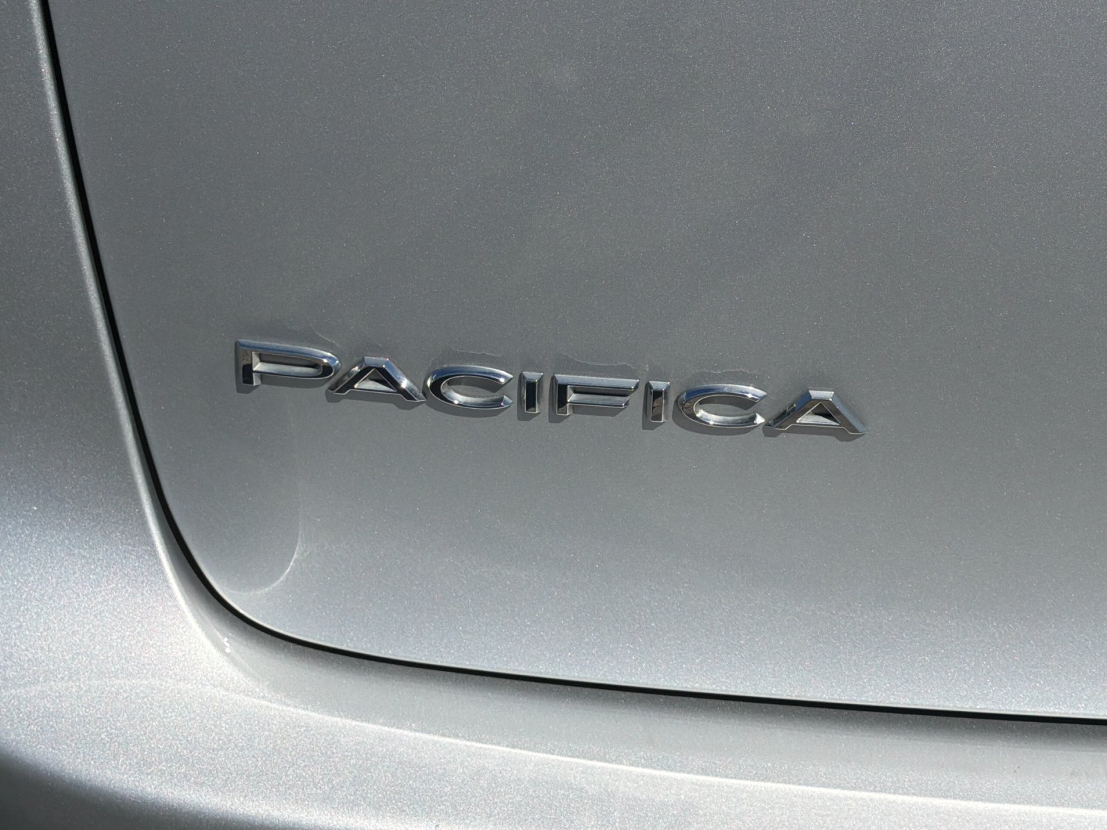 Used 2024 Chrysler Pacifica Touring-L FWD image 39