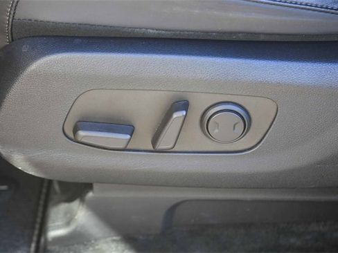 Certified 2024 Kia Carnival EX image 22