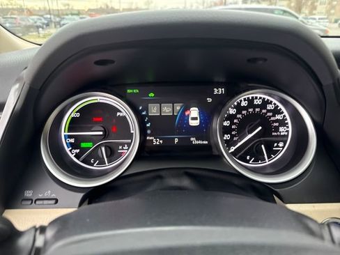 Used 2023 Toyota Camry XLE image 12