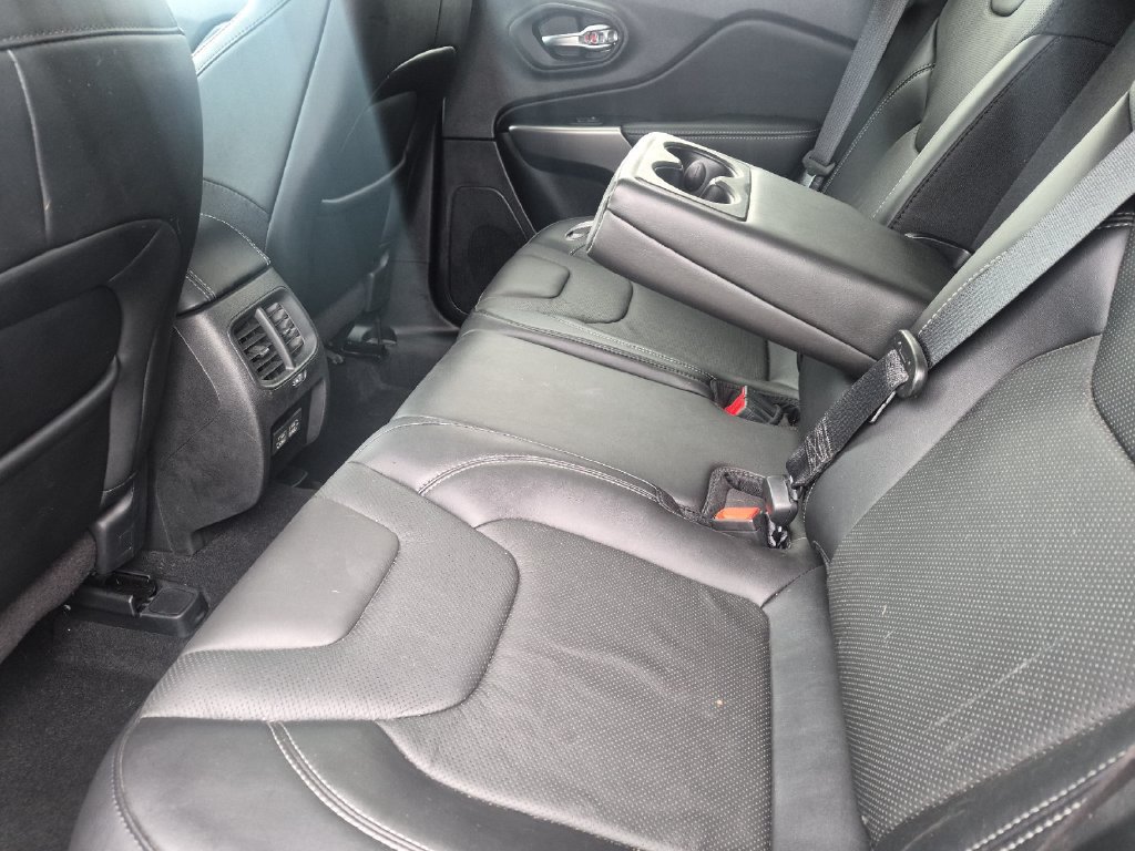 Used 2021 Jeep Cherokee Latitude Lux FWD image 12