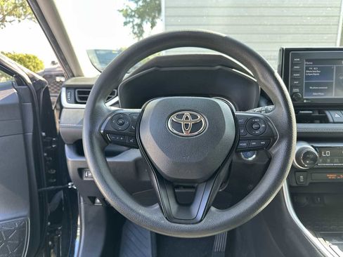 Used 2022 Toyota RAV4 XLE AWD/4WD image 20
