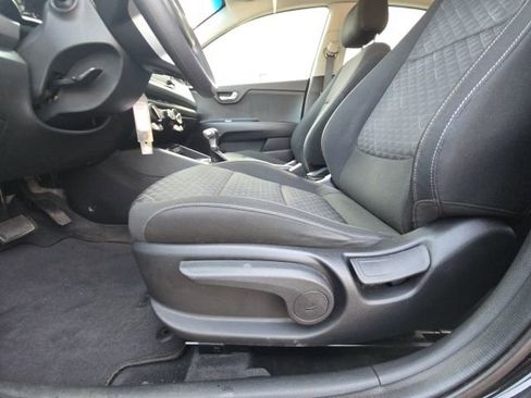 Used 2021 Kia Rio LX image 17
