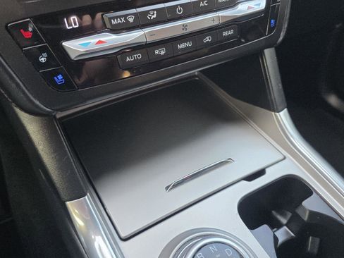 Used 2020 Ford Explorer Platinum w/ Premium Technology Package image 15