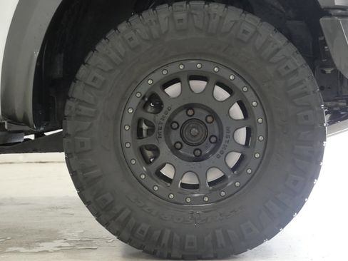 Used 2018 Ford F150 Raptor w/ Equipment Group 802A Luxury AWD/4WD image 9