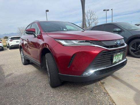 Used 2021 Toyota Venza XLE w/ Softex Package image 2