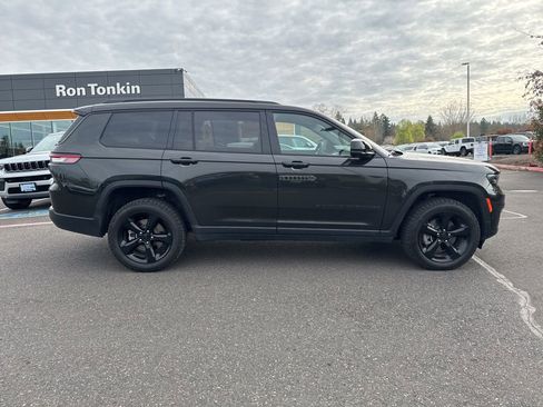 Used 2024 Jeep Grand Cherokee L Limited w/ Luxury Tech Group II image 8