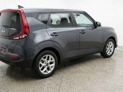 Used 2025 Kia Soul LX w/ LX Technology Package FWD image 9
