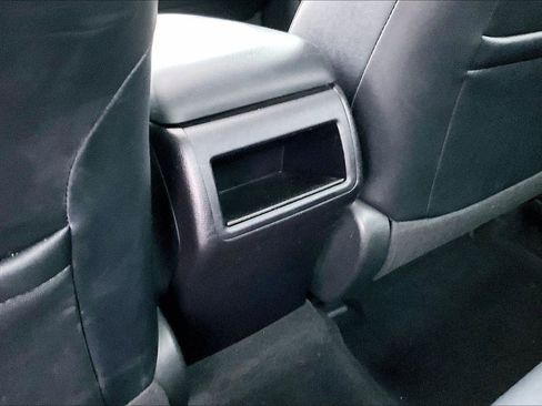 Used 2017 Toyota Camry XSE image 16