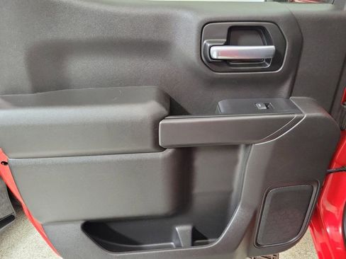 Used 2021 Chevrolet Silverado 1500 LT w/ Z71 Off-Road Package image 16