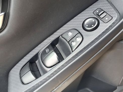 Used 2024 Nissan Sentra SV FWD image 17