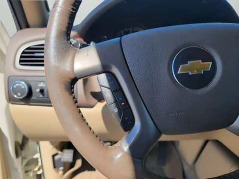 Used 2014 Chevrolet Suburban LTZ AWD/4WD image 19