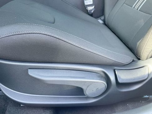 Used 2025 Hyundai Elantra SEL image 38