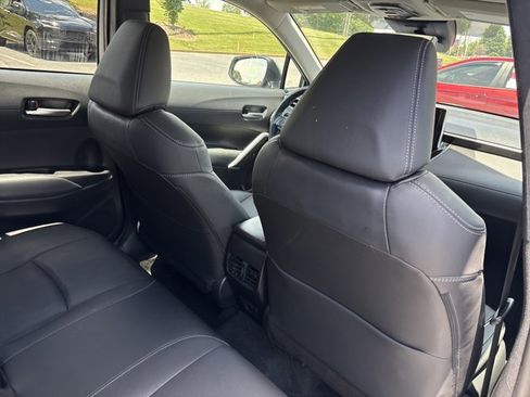 Used 2025 Toyota Corolla Cross XLE FWD image 21