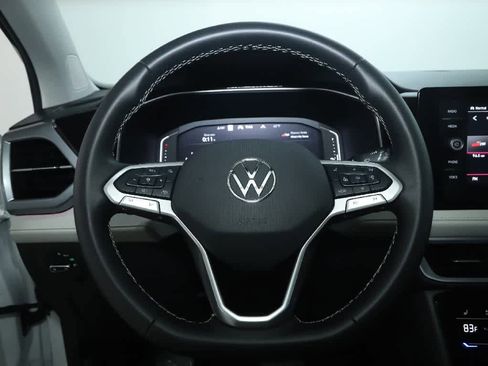 Certified 2025 Volkswagen Taos SEL image 22