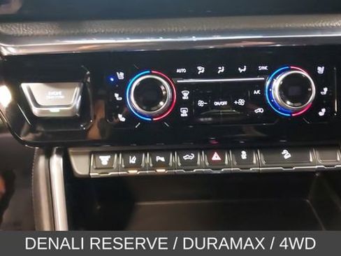 Used 2024 GMC Sierra 2500 Denali w/ Denali Reserve Package AWD/4WD image 28
