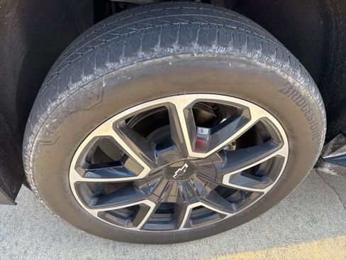 Used 2021 Chevrolet Tahoe RST w/ Luxury Package AWD/4WD image 2