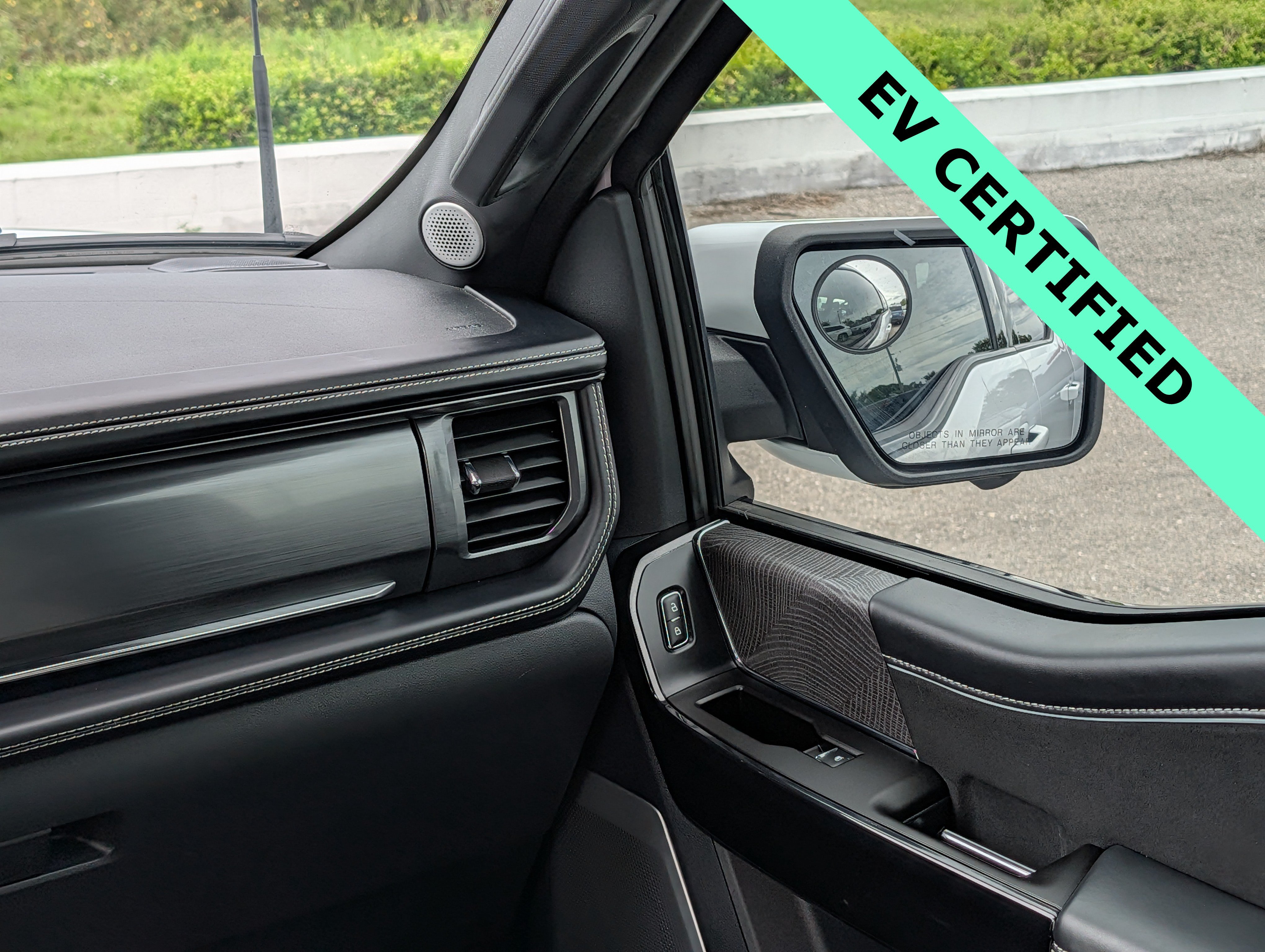 Certified 2023 Ford F150 Lightning Platinum AWD/4WD image 19