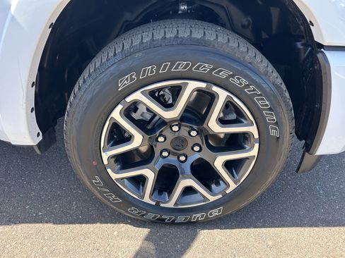 Used 2025 RAM 1500 Laramie w/ Sport Appearance Package AWD/4WD image 9