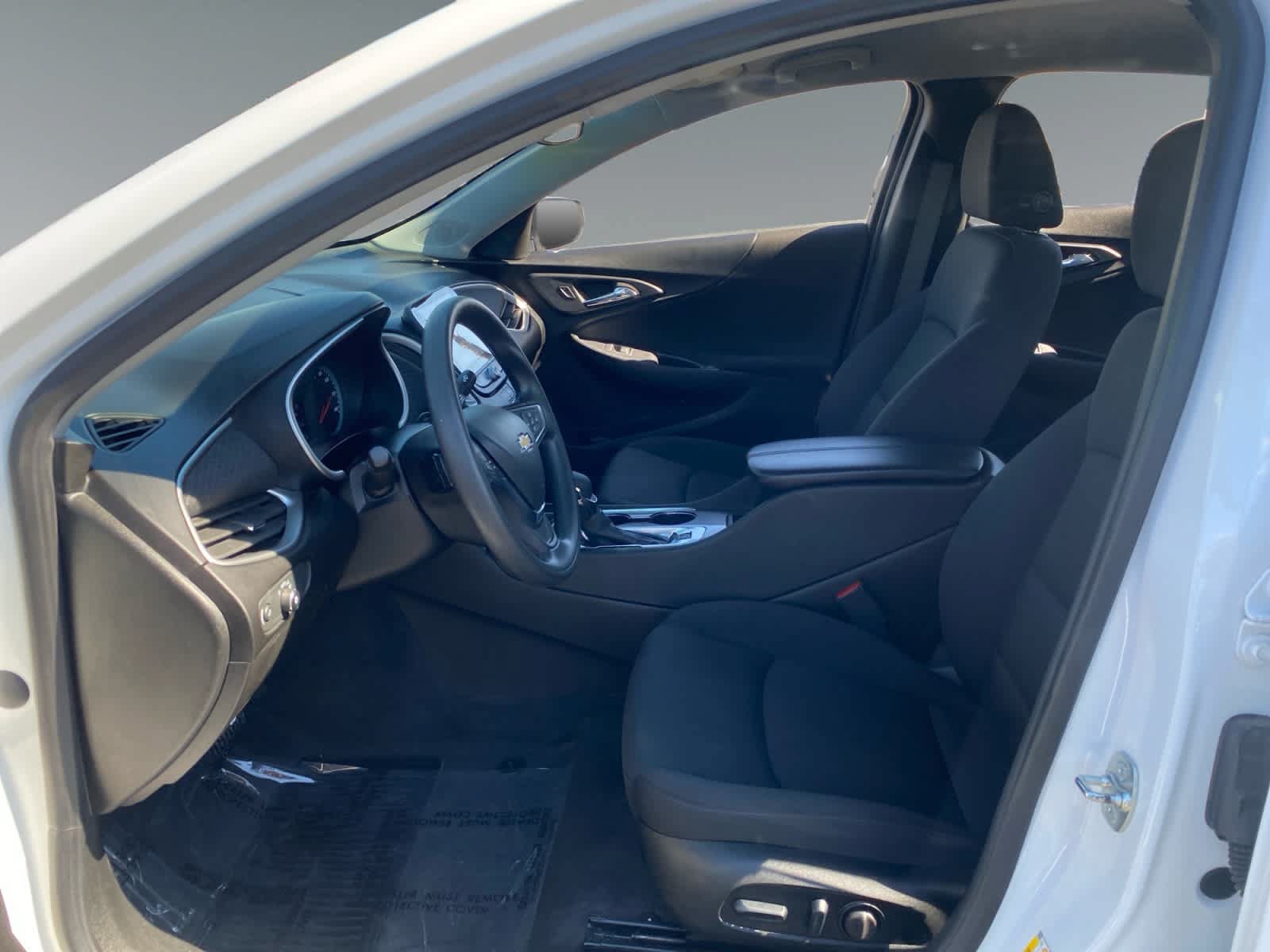Used 2024 Chevrolet Malibu LT FWD image 9