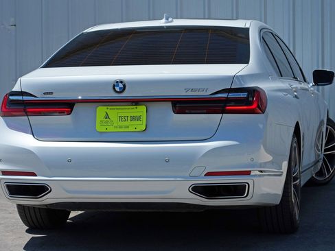 Used 2020 BMW 750i xDrive w/ Executive Package image 4