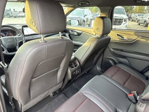 Used 2025 Chevrolet Blazer RS FWD image 36