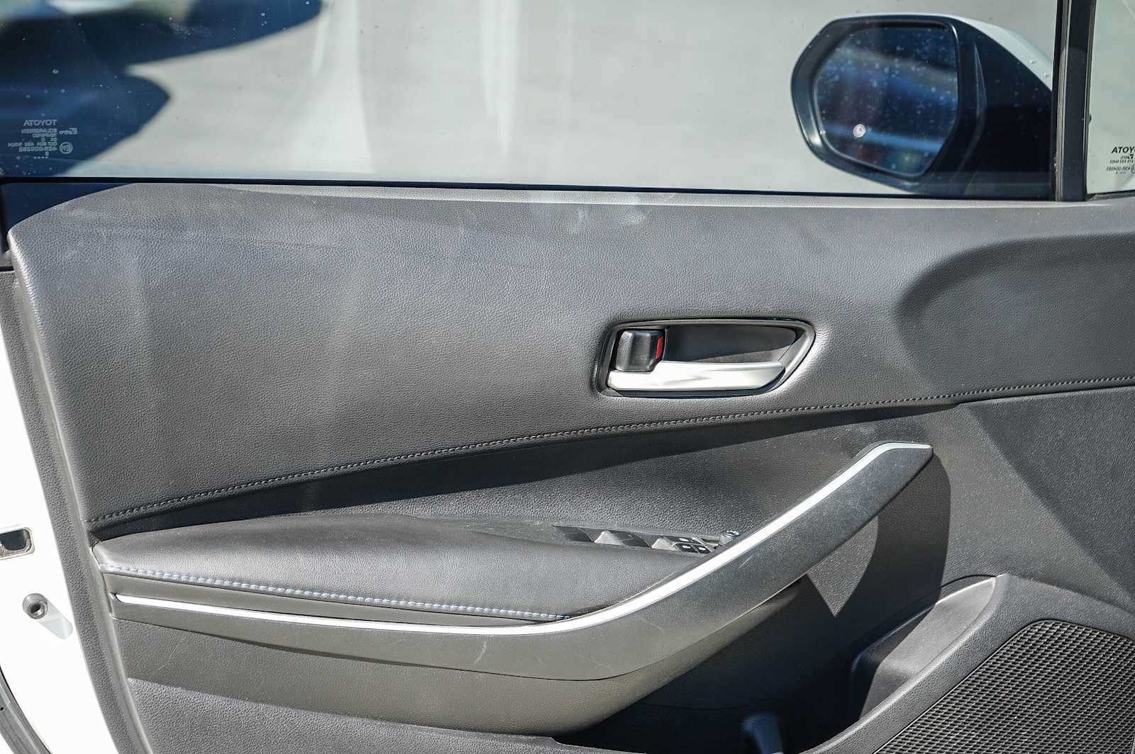 Used 2020 Toyota Corolla SE w/ Carpet Mat Package (TMS) FWD image 16