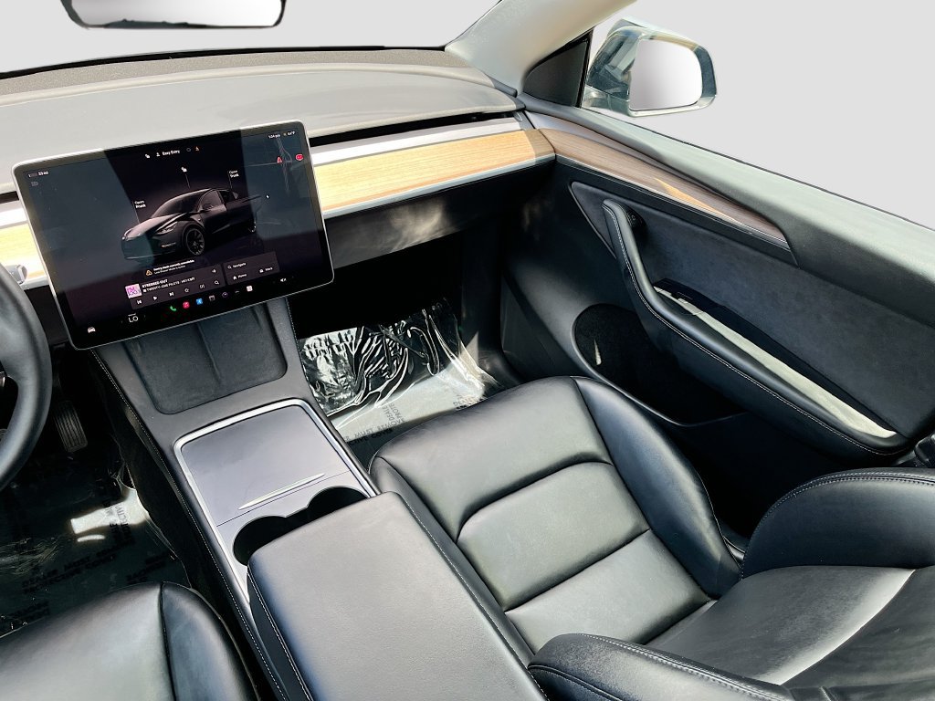 Used 2024 Tesla Model Y Long Range AWD/4WD image 24