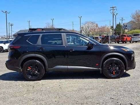Used 2025 Nissan Rogue SV w/ Rock Creek Premium Package image 7