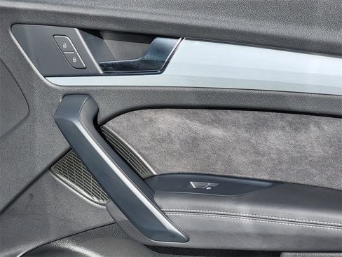 Certified 2024 Audi Q5 e Premium Plus w/ Premium Plus Package image 16