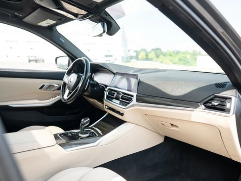 Used 2020 BMW 330i Sedan w/ Convenience Package image 18