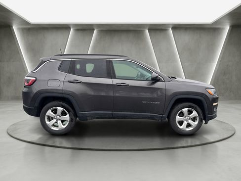 Used 2020 Jeep Compass Latitude AWD/4WD image 5