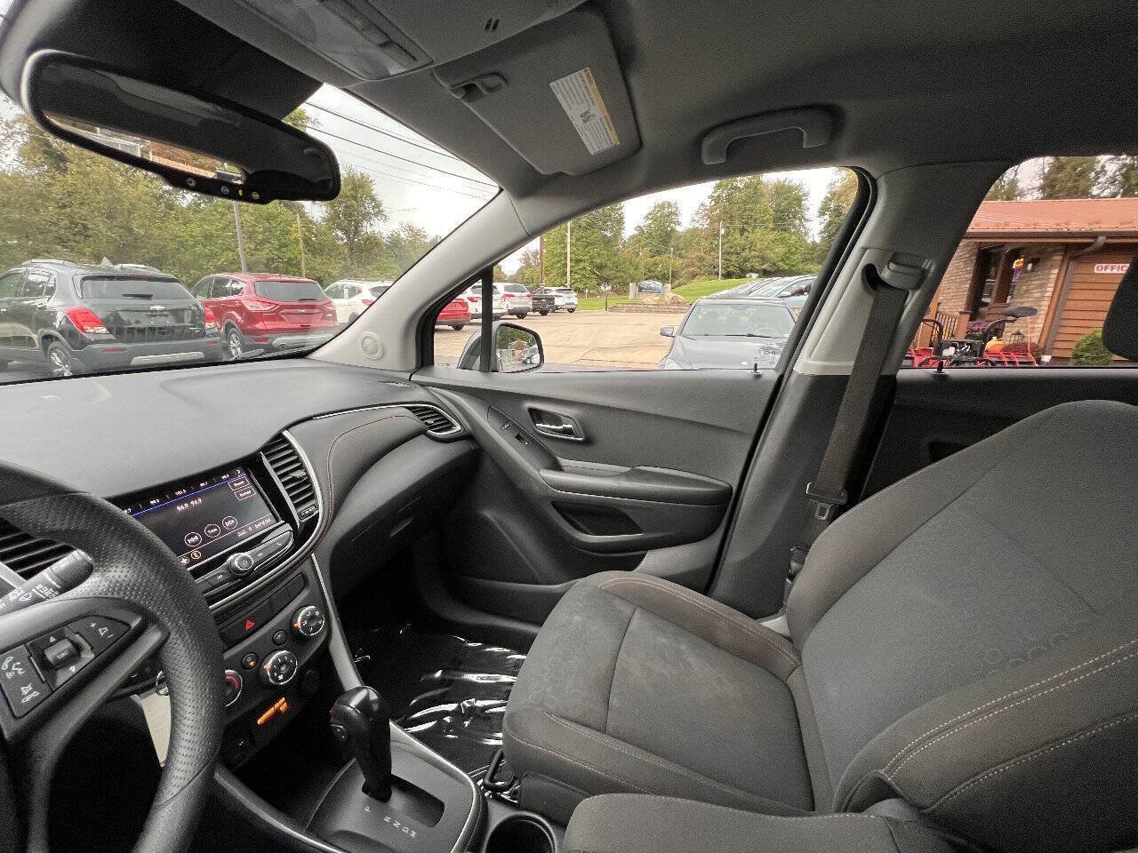 Used 2021 Chevrolet Trax LS w/ Tint and Cruise Package AWD/4WD image 24