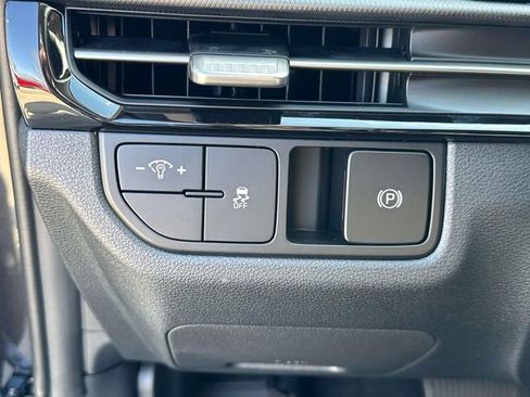 New 2026 Kia Sportage LX w/ LX Convenience Package FWD image 24