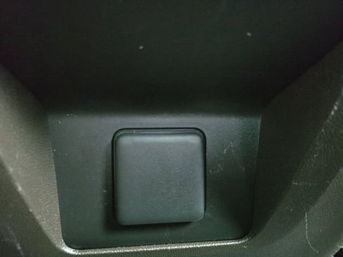 Used 2023 GMC Yukon SLT image 27