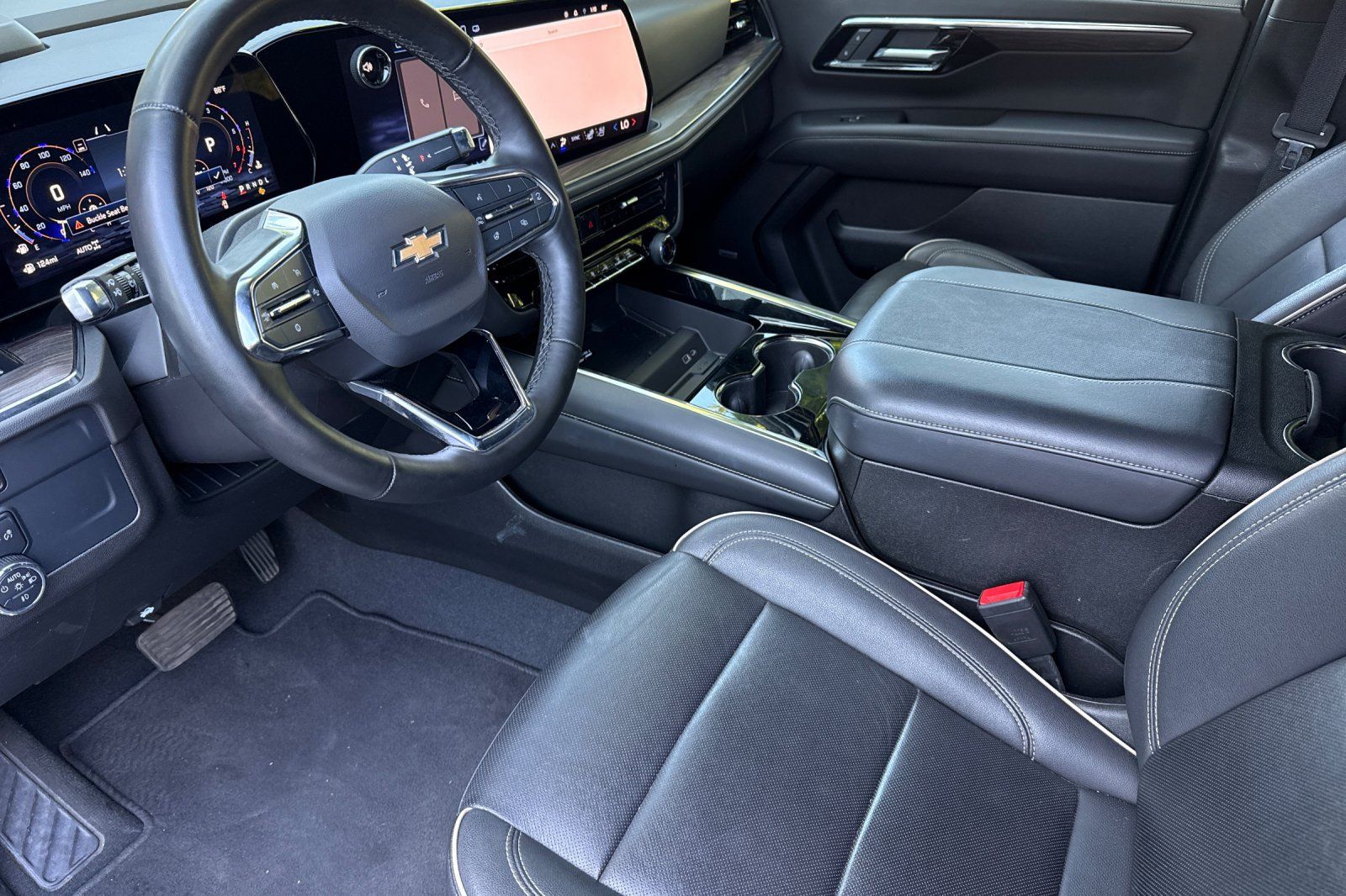 Used 2025 Chevrolet Tahoe Premier AWD/4WD image 11