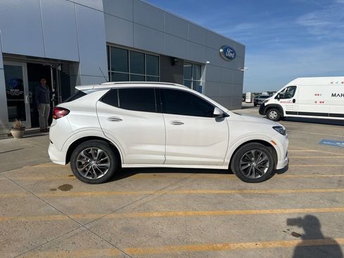 Used 2022 Buick Encore GX Essence w/ Advanced Technology Package FWD image 8