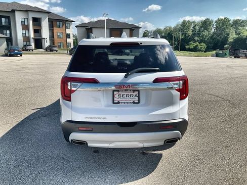 Used 2021 GMC Acadia SLT FWD image 15