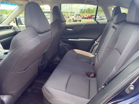 Used 2024 Toyota Venza LE AWD/4WD image 10