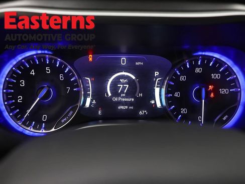 Used 2023 Chrysler Pacifica Touring-L FWD image 18