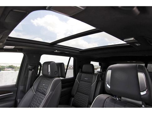 Used 2023 Cadillac Escalade Sport Platinum AWD/4WD image 30