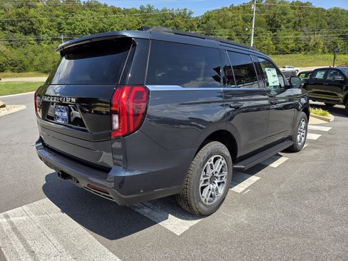 New 2025 Ford Expedition Active image 5