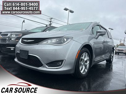 Used 2017 Chrysler Pacifica Touring-L w/ Tire & Wheel Group