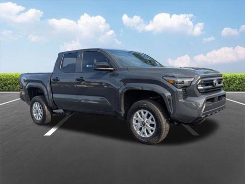 Certified 2025 Toyota Tacoma SR image 2