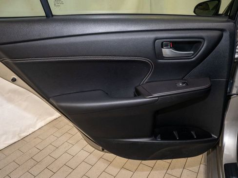 Used 2017 Toyota Camry XLE image 9