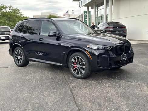 Used 2024 BMW X5 xDrive40i w/ M Sport Package AWD/4WD image 3